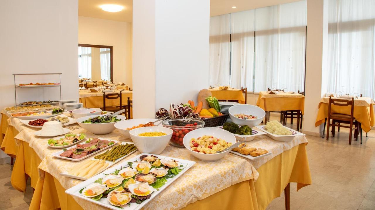 Hotel Alla Rotonda Lido di Jesolo Exterior photo